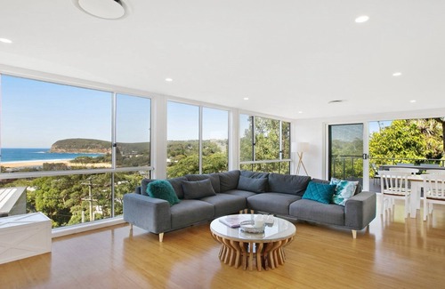Copacabana House | BEACHVIEW SPECTACULAR | Amazing views, fireplace, close to the beach | Accom Holidays
