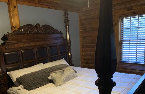 Loris Cabin | Beachwoods Villa