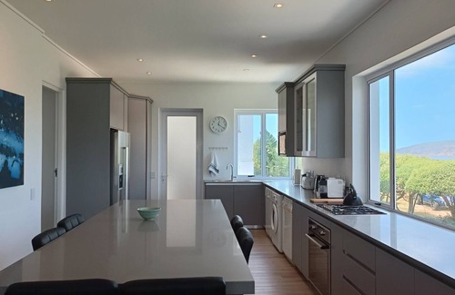 Robberg Beach Apartment | Beachy Head Hideaway 10 | Sea Views, Robberg Beach