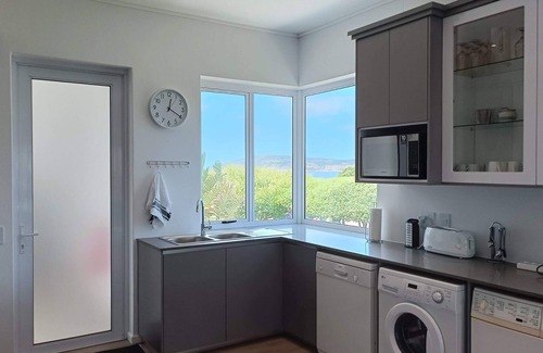 Robberg Beach Apartment | Beachy Head Hideaway 10 | Sea Views, Robberg Beach