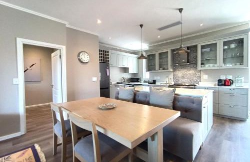 Robberg Beach Apartment | Beachy Head Hideaway 11 Seaside Luxury Stay