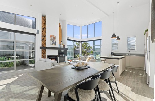 Ruakaka House | Beachy on Bream - Ruakākā Holiday Home