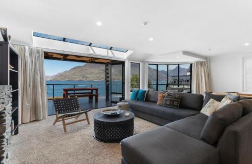 Queenstown Apartment | Beacon Lakeside Luxury 908 - 3 Bedroom