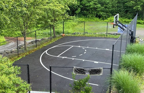 Dunbarton RV Rental | Bear Brook Trail RV Parking site