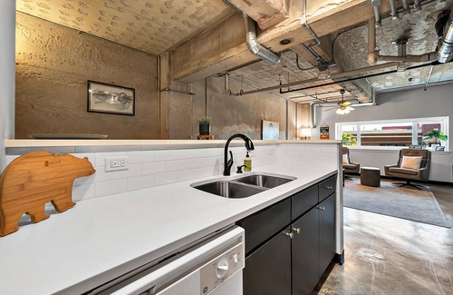 Brazos Condo | Bear Den- Waco/Baylor/Magnolia