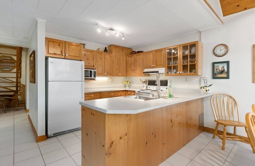 Huntsville Cottage | Bear Essentials Lakefront Hideaway