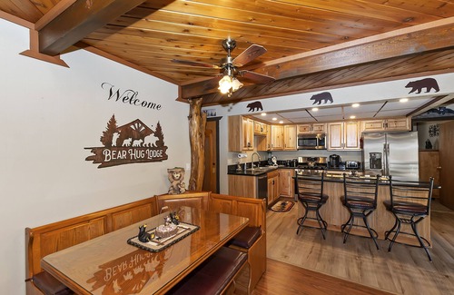 Big Bear City Cabin | Bear Hug Lodge-Spa/BBQ/Game/Fitness rooms. Short distance from lake and hiking.