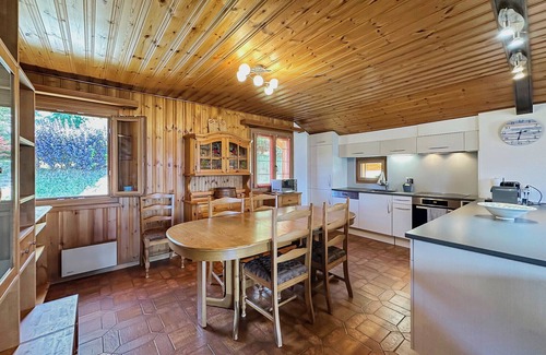 Les Mayens-de-Sion Apartment | Bear Ridge Retreat - 8mns to slopes - Swiss Alps