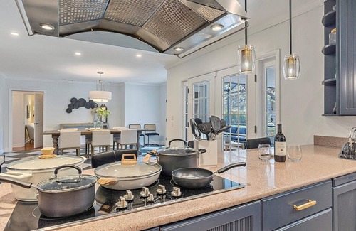 Sarasota House | Bearded Oaks | Oasis w/Private Pool + HOT TUB!