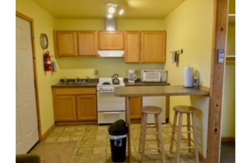 Kodiak Apartment | BEARS, BIRDS, AND WHALES. n Room 2 with a Car and more.
