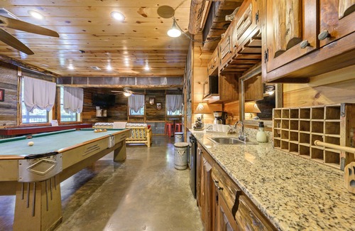 Broken Bow Cabin | Bears Eye View-5 Beds/5 Bath, Game Room, Hot Tub, 3 Floors