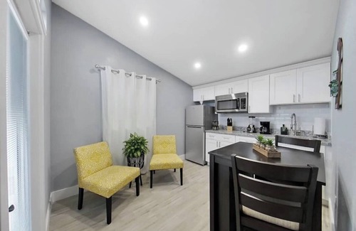 Tampa Villa | Beary Relaxing Tiny Home Unit 5