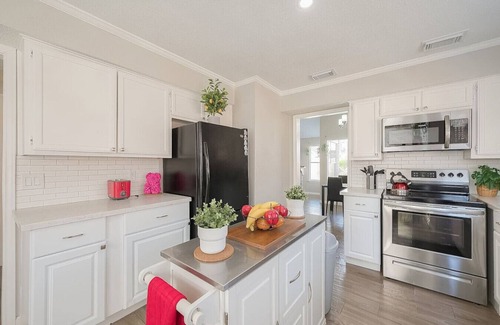 Barker House | Beat the Heat in Katy Tx - Arcade Room & Pool