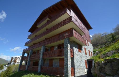 Les Menuires Apartment | Beau 2 pièces cabine au pied des pistes avec balcon, animaux bienvenus - FR-1-452-153