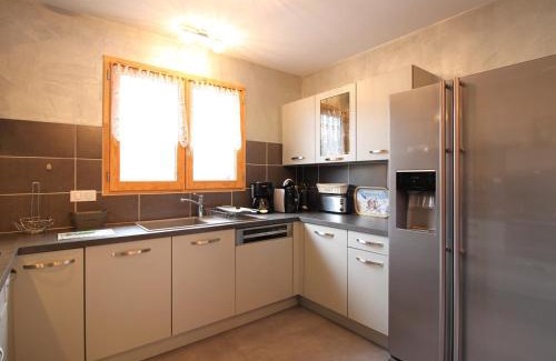 Mont-Dore Ski Chalet | Beau chalet 4 chambres, terrasse, garage, WiFi au Mont-Dore - FR-1-608-223