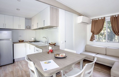 Le Rocchette House | Beautiful apartment in villa for 4 people with A/C, pool, WIFI, hot tub, TV and terrace
