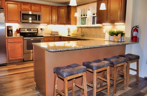 Milford House | Beau Rivage Waterfront, kayak, SUP, great fishing, swimming, fire pit, updated