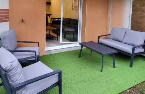 Blagnac Apartment | Beau soleil - Résidence avec Parking et piscine - Proche airport