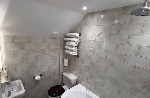 Newark House | Beaumond Cross Inn