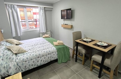 Centro Apartment | Beautiful and bright studio apartment in downtown Bariloche, on Mitre.