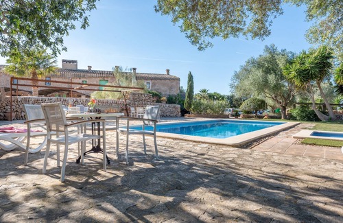 Manacor Apartment | Beautiful Apartment on a Farm with Wi-Fi, Pool & Large Outdoor Area