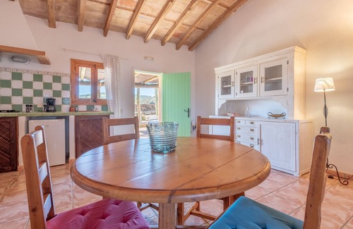Manacor Apartment | Beautiful Apartment on a Farm with Wi-Fi, Pool & Large Outdoor Area