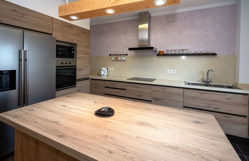 Sant Cebria de Vallalta Apartment | Beautiful apartment for 5 people with WIFI, pool, A/C, TV, patio and panoramic view