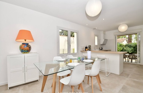 Saint-Georges-de-Didonne House | Beautifully renovated vacation home 50m from the beach, sleeps 6
