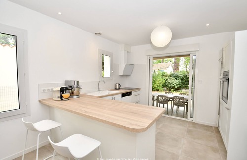 Saint-Georges-de-Didonne House | Beautifully renovated vacation home 50m from the beach, sleeps 6