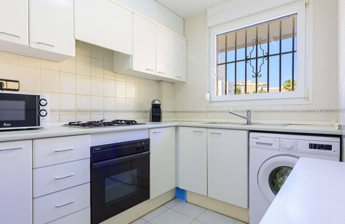 Oropesa del Mar Apartment | Beautiful apartment for 4 guests with WIFI, A/C, pool, TV, terrace and pets allowed