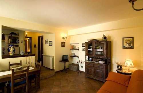 Collesano Villa | Beautiful apartment in villa with WIFI, pool, A/C, TV, patio and panoramic view, close to Cefalù