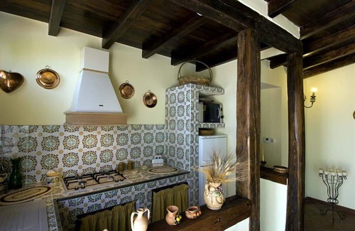 Collesano Villa | Beautiful apartment in villa with pool, WIFI, A/C, TV, terrace and panoramic view, close to Cefa.