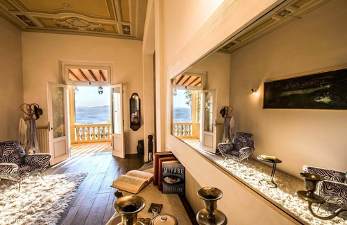 Loro Ciuffenna Villa | Beautiful private villa for 14 people with A/C, private pool, WIFI, TV, patio and pets allowed