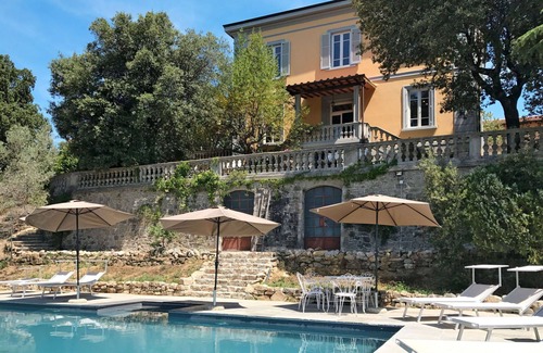 Loro Ciuffenna Villa | Beautiful private villa for 14 people with A/C, private pool, WIFI, TV, patio and pets allowed