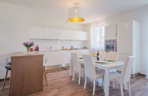 Torre del Lago Puccini Apartment | Beautiful apartment for 7 guests with A/C, WIFI, TV, patio and pets allowed