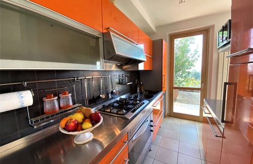 Castellina in Chianti House | Beautiful private villa with WIFI, A/C, TV, terrace, pets allowed, panoramic view and parking