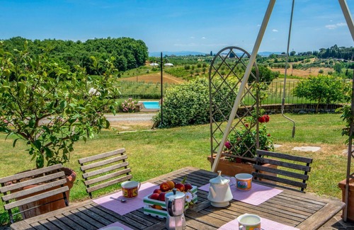 Castelnuovo Berardenga Villa | Beautiful villa for 6 people with pool, WIFI, TV, terrace, pets allowed and parking