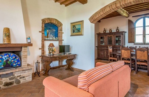 Castelnuovo Berardenga Villa | Beautiful villa for 6 people with pool, WIFI, TV, terrace, pets allowed and parking