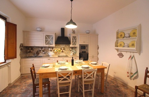 Le Piazze Villa | Beautiful private villa with private pool, WIFI, A/C, TV, balcony and pets allowed, close to Cor.