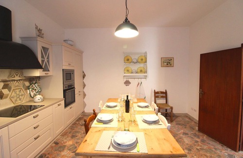 Le Piazze Villa | Beautiful private villa with private pool, WIFI, A/C, TV, balcony and pets allowed, close to Cor.