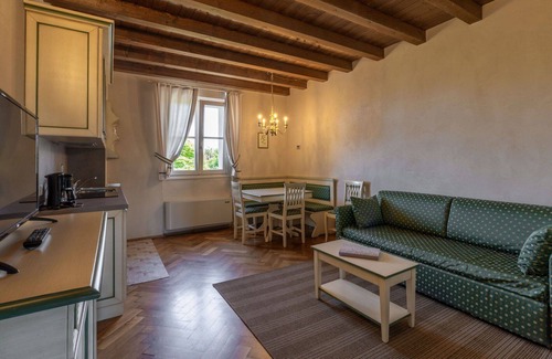 Strassoldo Apartment | Beautiful apartment for 6 guests with WIFI, A/C, TV and parking
