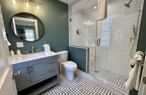 Yachting Village Hotel | Beautiful 1 Bed/1 Bath/Dog Friendly/Newly Renovated with Parking off Thames St.