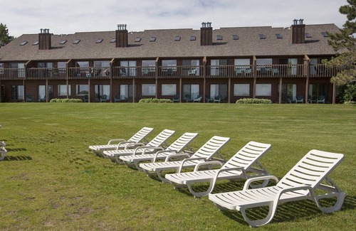 Breezy Point Apartment | Beautiful 1 bedroom unit at resort, sleeps 4