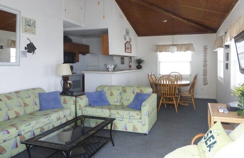 Nags Head Apartment | Beautiful 1 bedroom unit at resort, sleeps 4