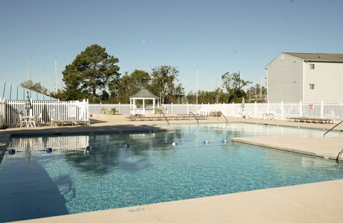 New Bern Apartment | Beautiful 1 bedroom unit at resort, sleeps 4