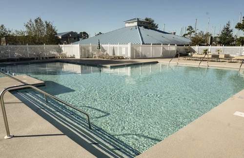 New Bern Apartment | Beautiful 1 bedroom unit at resort, sleeps 4