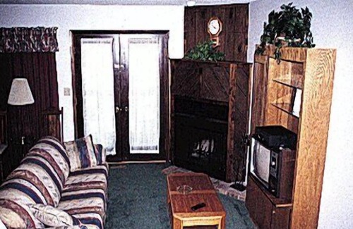Treasure Lake Apartment | Beautiful 1 bedroom unit at resort, sleeps 4