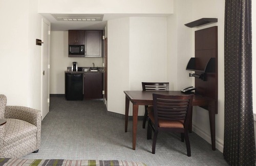Downtown Houston Apartment | Beautiful 1 bedroom unit at resort, sleeps 4