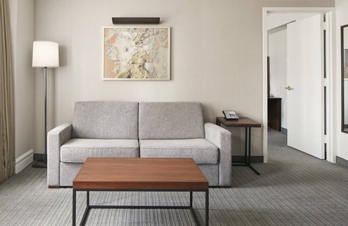Downtown Houston Apartment | Beautiful 1 bedroom unit at resort, sleeps 4