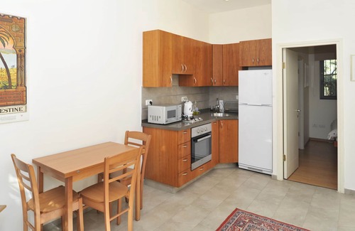 Jerusalem Apartment | BEAUTIFUL 1 BR IN HEART OF JERUSALEM's CULTURAL MILE